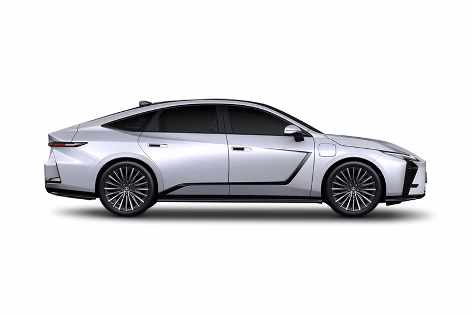 Lexus ES in White Nova