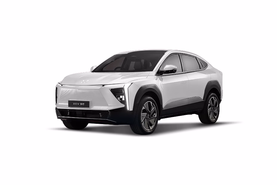 Mahindra XEV 9e in Everest White